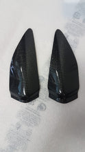 CARBON2RACE YAMAHA R1 2015-2024 CARBON FIBER TANK SLIDERS VER.2 (SMALL)