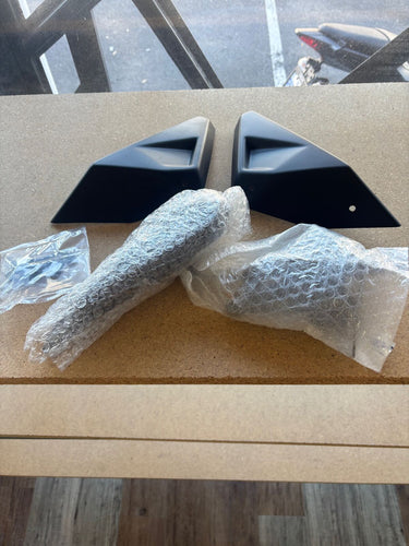 PUIG INFILL PANELS TO SUIT BMW R1200/1250 MODELS (MATT BLACK)