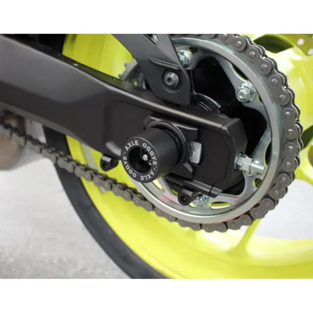 OGGY KNOBBS YAMAHA R7 2026 REAR AXLE SLIDER