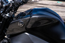 CARBON2RACE YAMAHA MT09 2021-2023 CARBON FIBER TANK SLIDERS